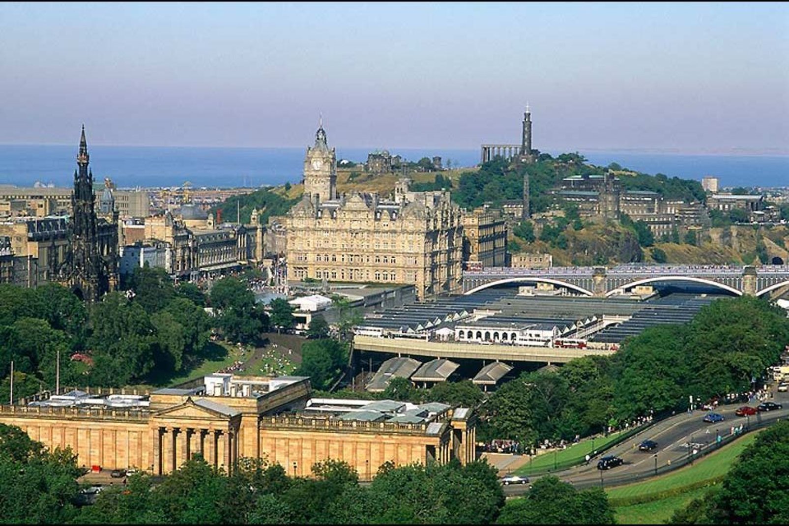 Die Alt- und Neustadt von Edinburgh sind 1995 zum Weltkulturerbe der UNESCO erklärt worden.