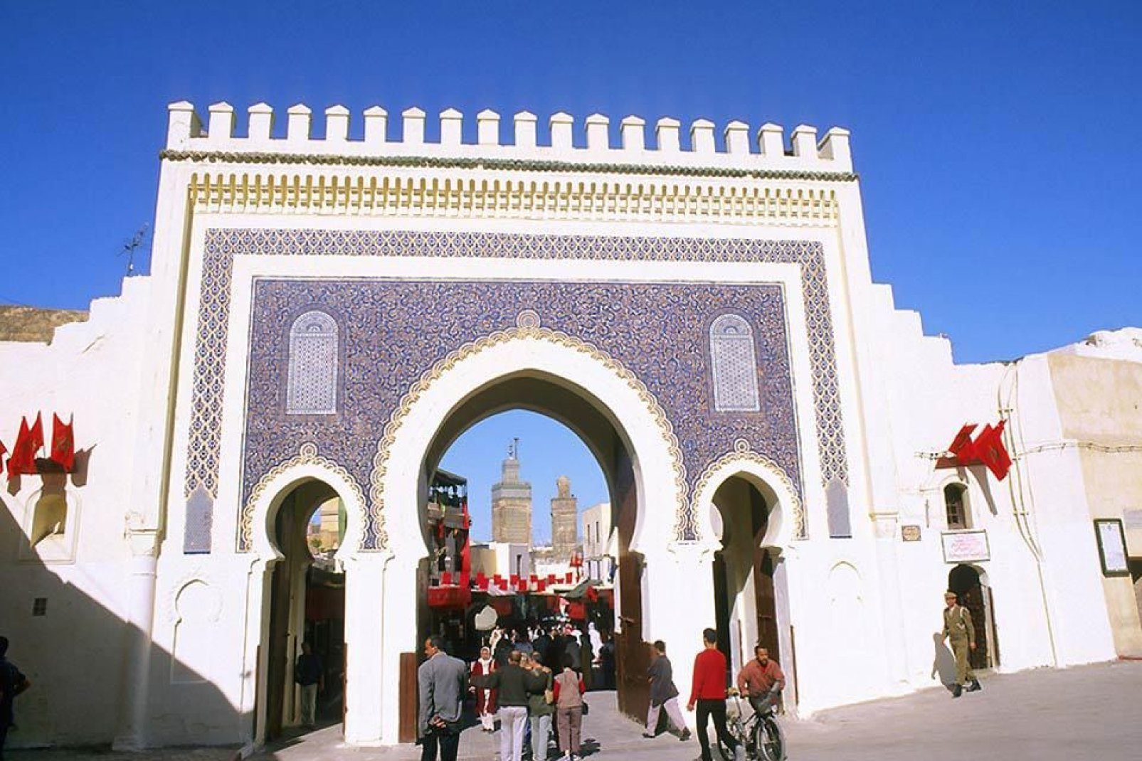Fès ist eine prachtvolle Stadt Das religiöse Zentrum Marokkos zeichnet sich durch eine absolut bemerkenswerte Architektur aus.