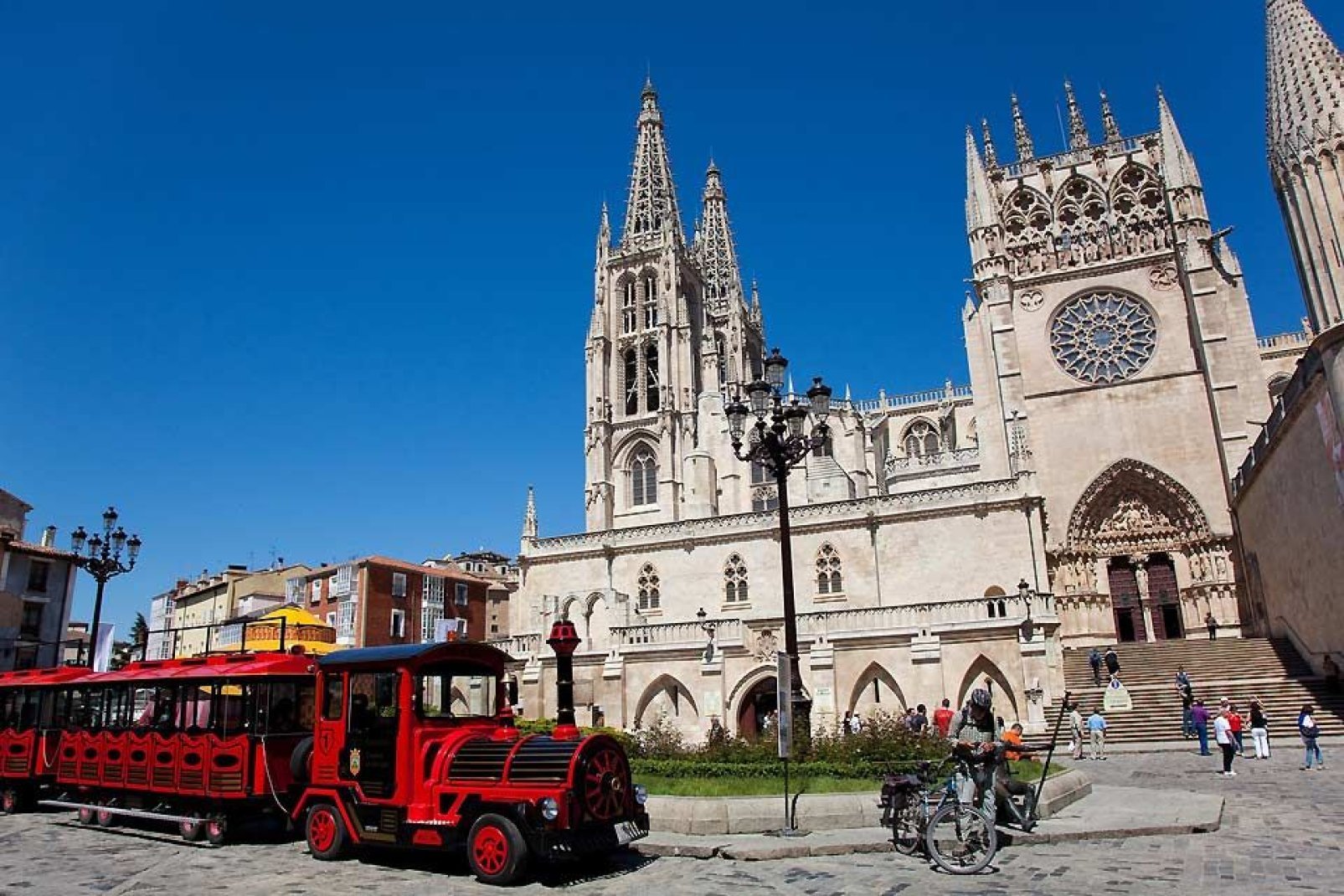 La catedral es la principal atracción turística de Burgos