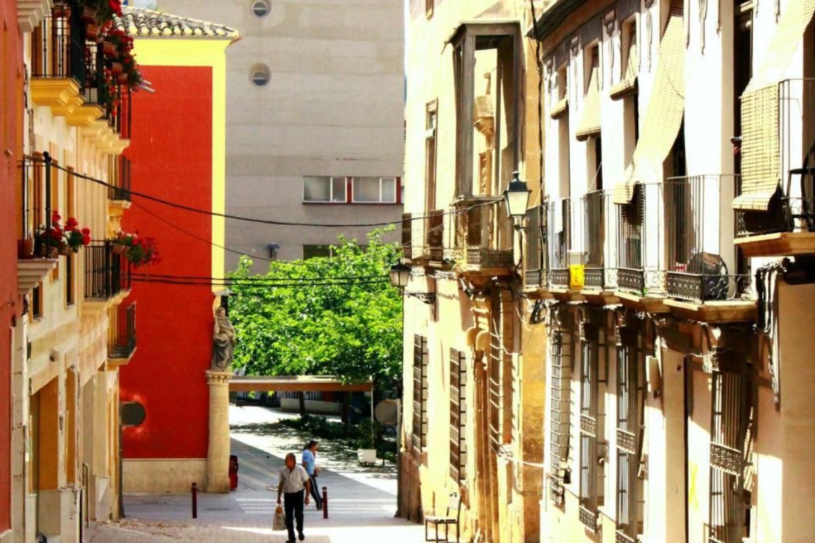 La ville de Lorca fait partie de la communauté de Murcie, et se situe à 58 kilomètres au sud-ouest de la ville de Murcia.