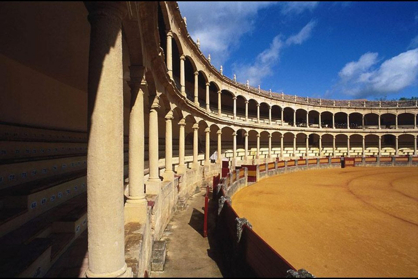 Les arènes de Ronda comptent parmi les plus anciennes d'Espagne et l'une des plus monumentales.