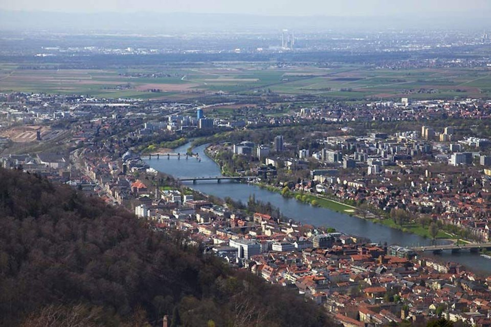 The city of Heidelberg stands on the banks of the river Neckar.