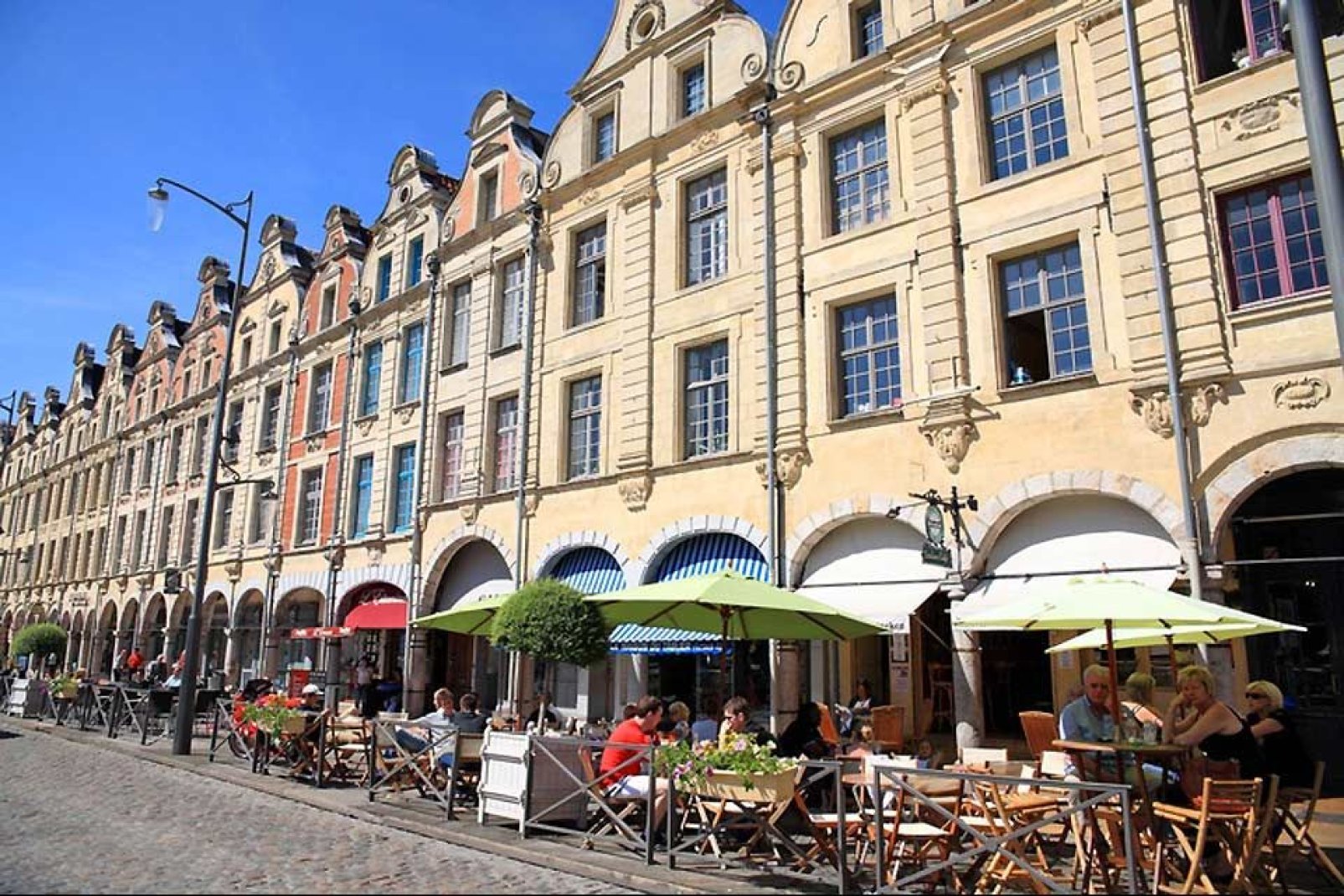 Arras is a town in the French department of Nord-Pas-de-Calais with 45,000 inhabitants.