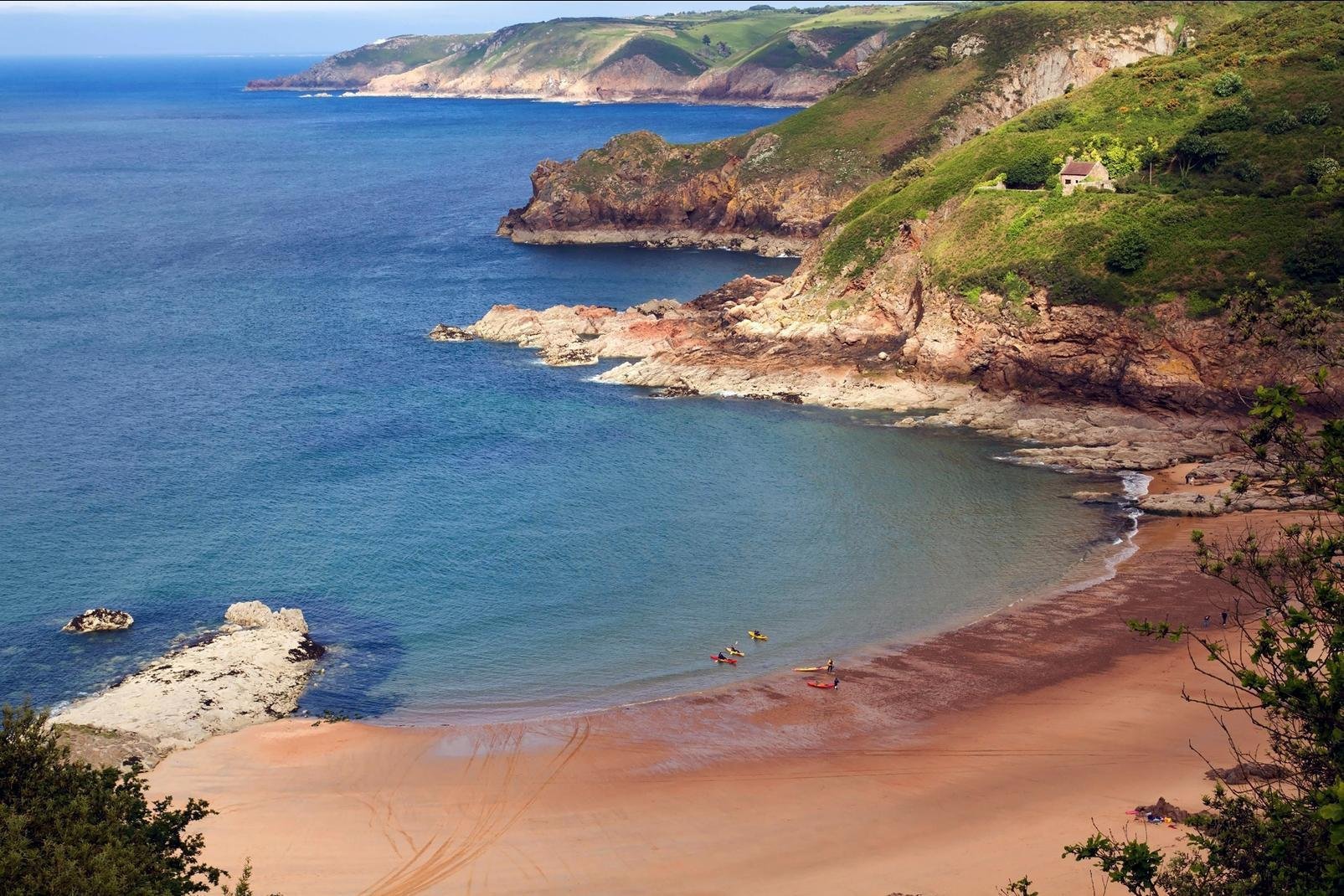 In figures, Jersey is impressive: this island nine miles long and a five miles wide manages to hold 130 hotels, 48 miles of coastline, 358 miles of roads, six golf courses, a city of 33 271 inhabitants (Saint-Hélier), 97 857 Jersey residents and a zoo.

Jersey's reputation as a haven for offshore investments is made clear in the city of Saint-Hélier where glitz and glamour are the key words. However, ...
