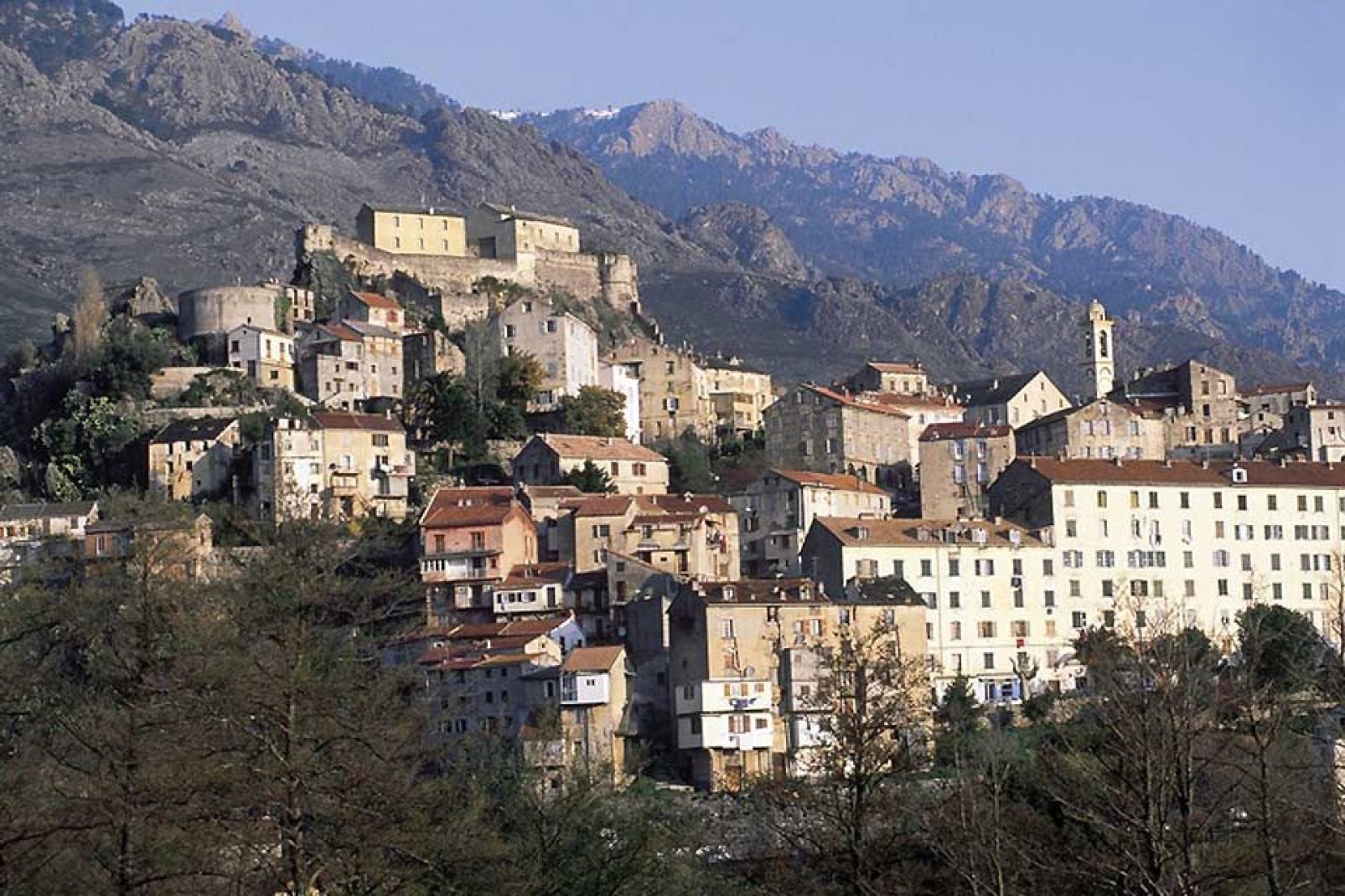 Corte era la capitale della Corsica al tempo in cui era indipendente.