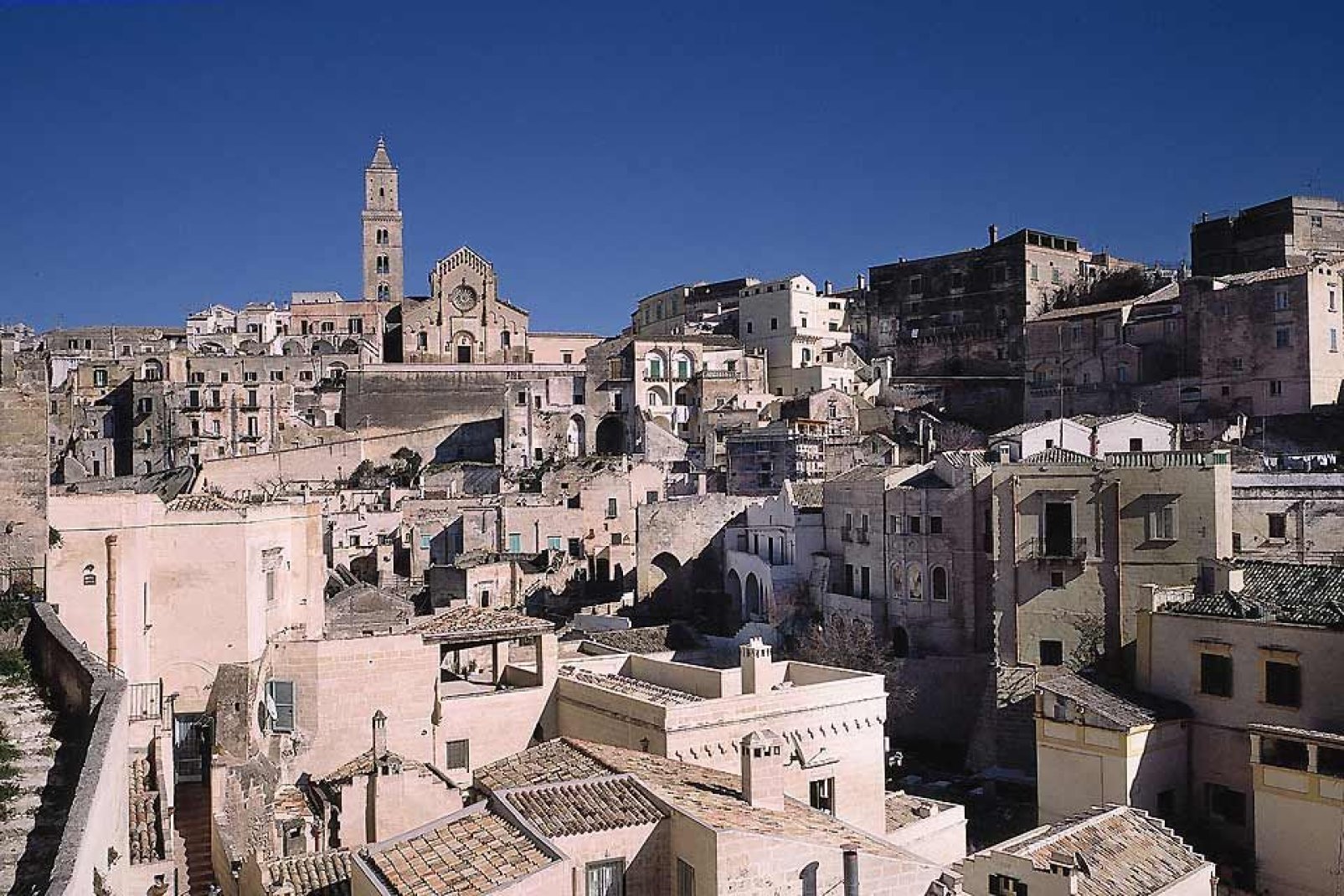 Matera has an ancient history that dates back to the Paleolithic age: each and every era has left its mark on this extraordinary town.