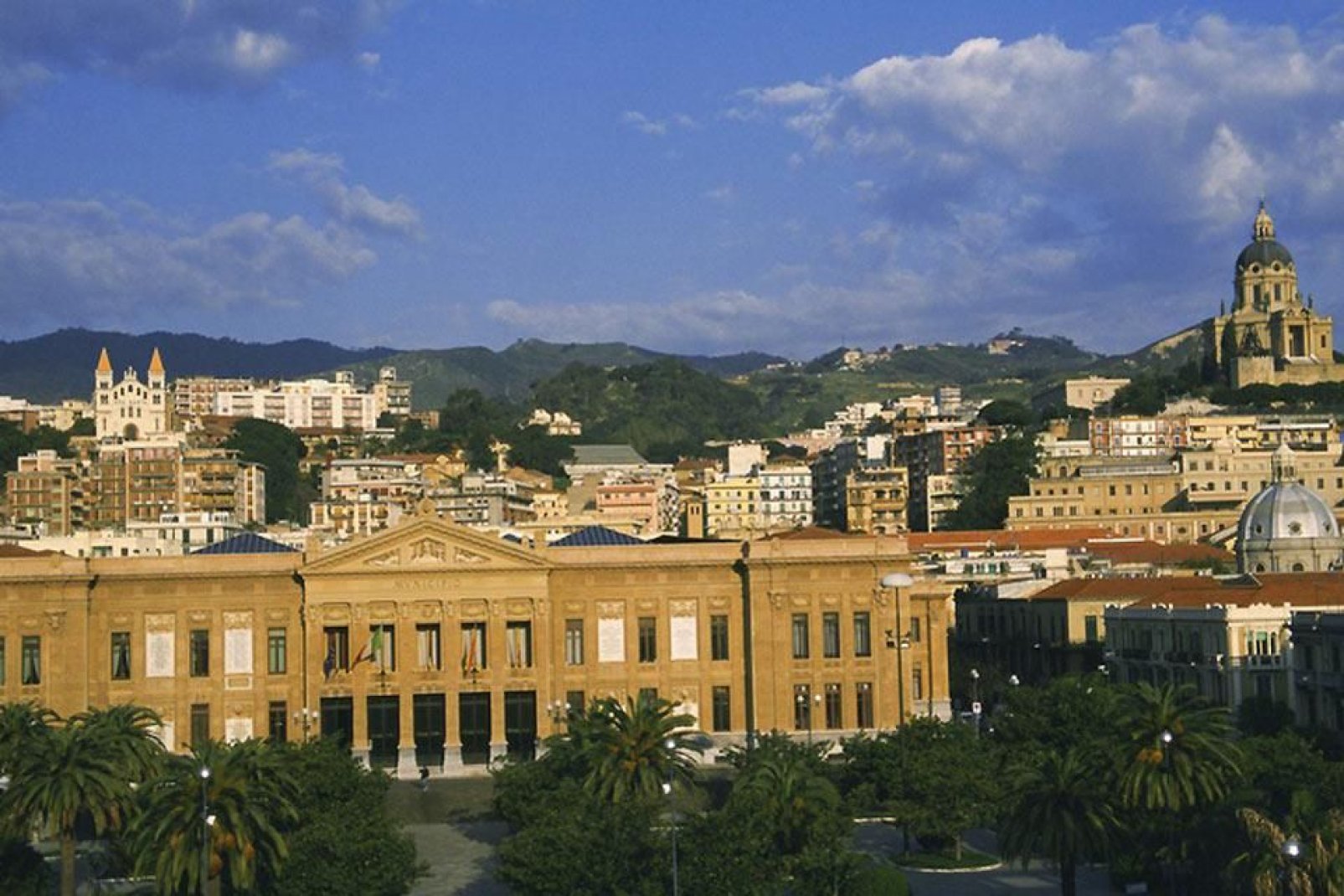 El imponente Palacio Zanca, sede del ayuntamiento de Mesina