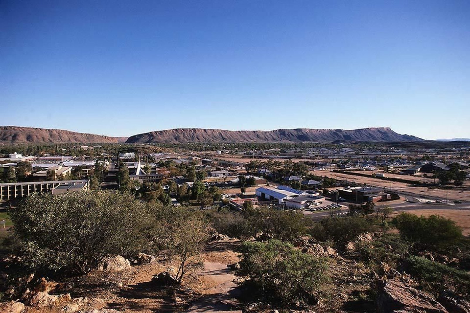 Situata nel Territorio del Nord, Alice Springs è un'oasi urbana nel deserto.