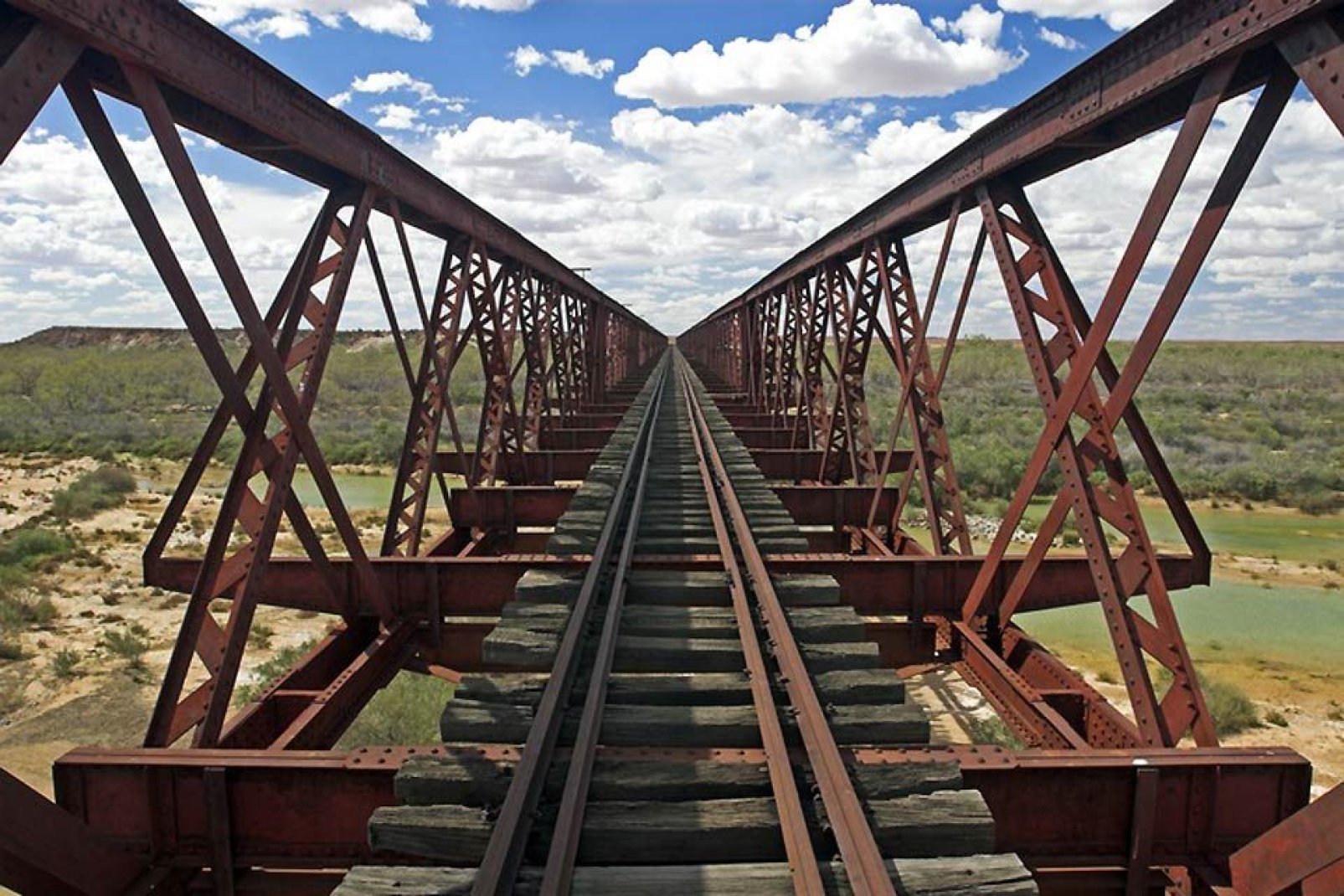 Alice Springs è facilmente raggiungibile in treno grazie alla Central Australian Railway.