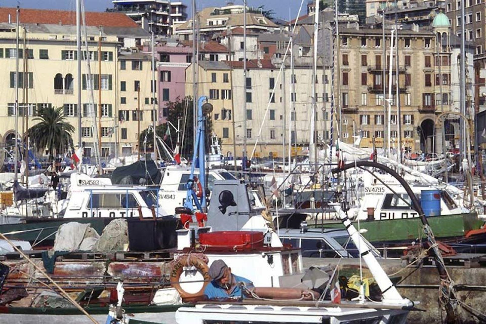 The second biggest port in Liguria after that of Genova, the port of Savona is one of the biggest in Italy.