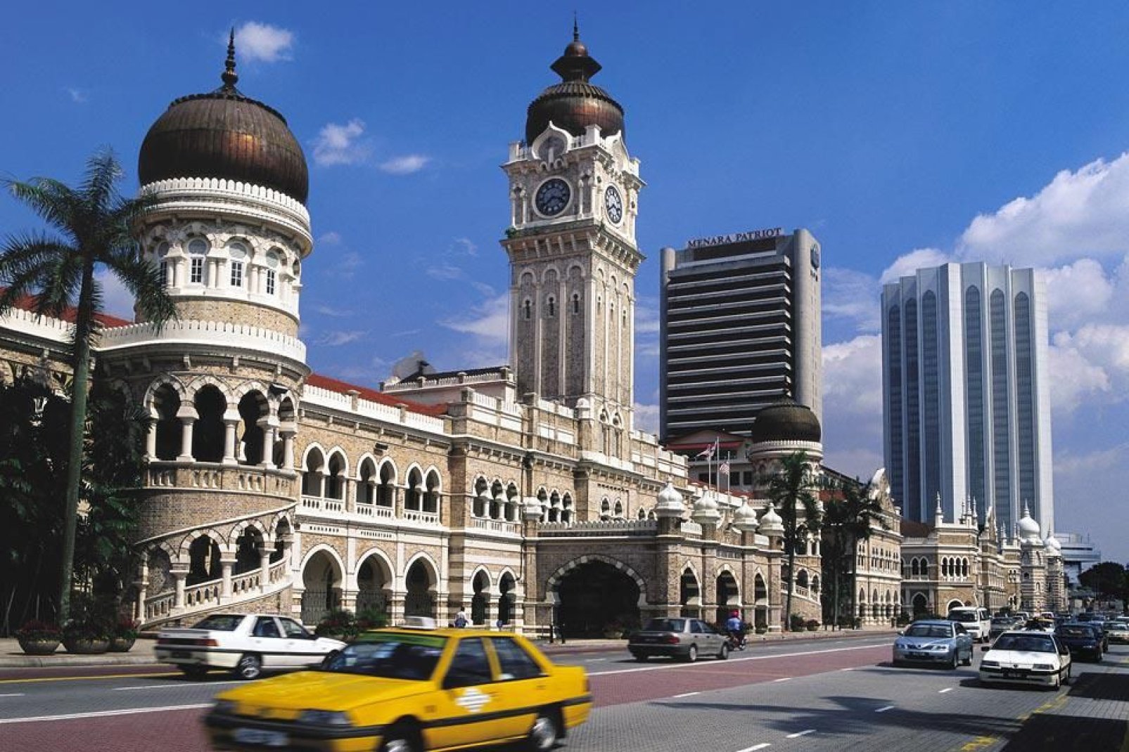 Die Petronas Towers wurden zwischen 1993 und 1998 errichtet und sind seither das Symbol der Stadt.