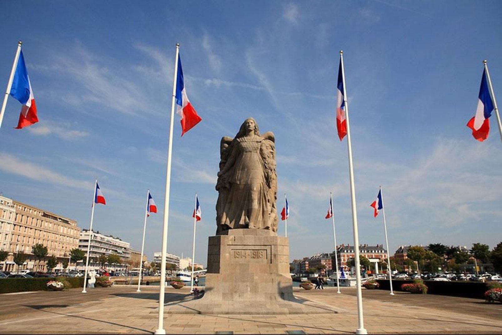 Destroyed during the Second World War, the city centre of Le Havre was entirely rebuilt between 1945 and 1964. It now appears on the UNESCO World Heritage List.