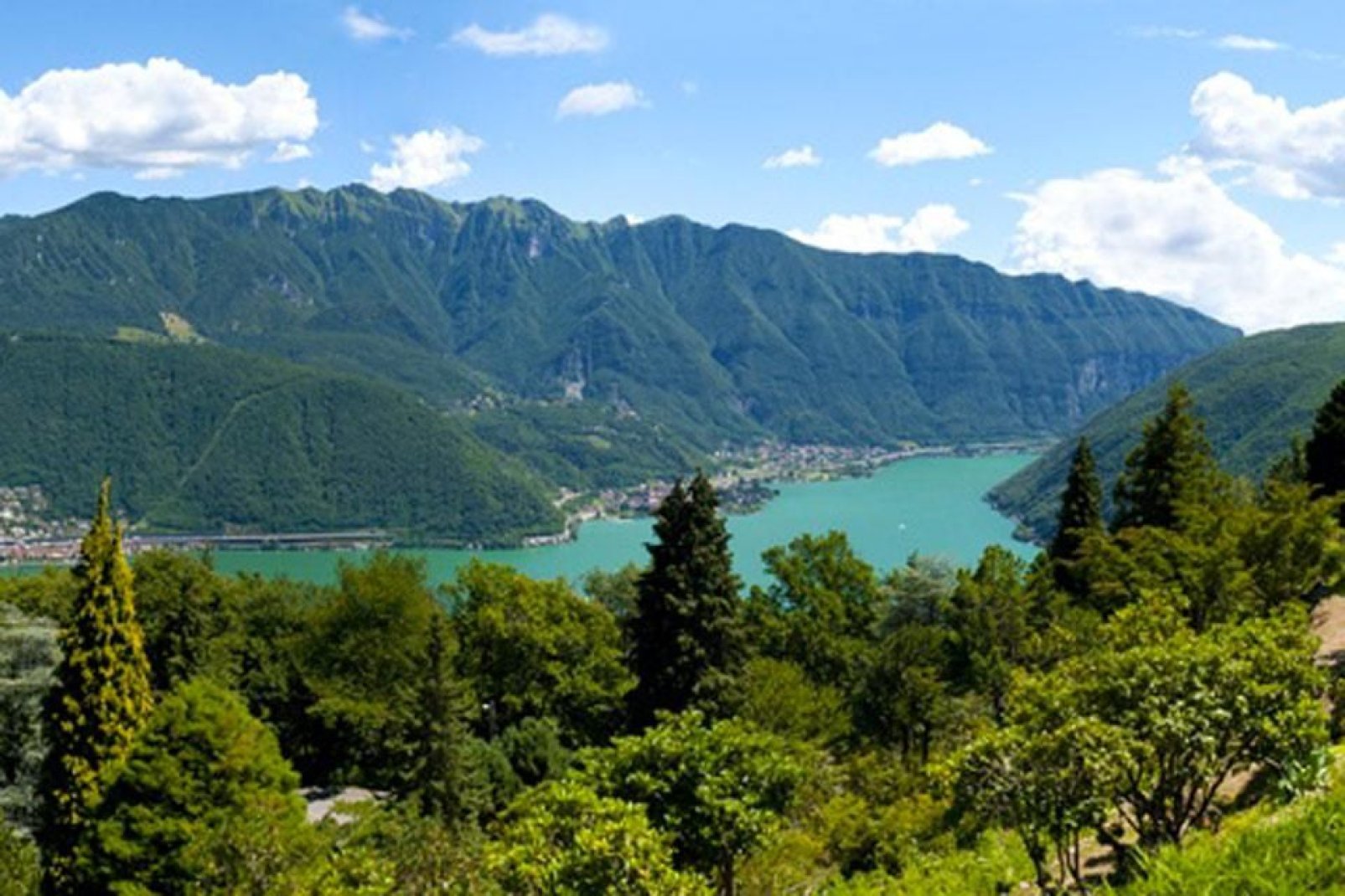 Lugano verfgt ber ein mildes mediterranes Klima und folglich eine ppige Vegetation.