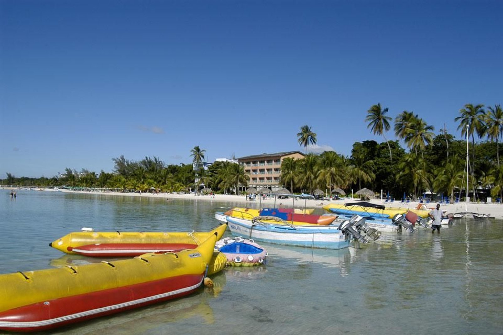 Boca Chica war die erste Stadt des Landes, die sich in den fnfziger Jahren fr den Tourismus ffnete.