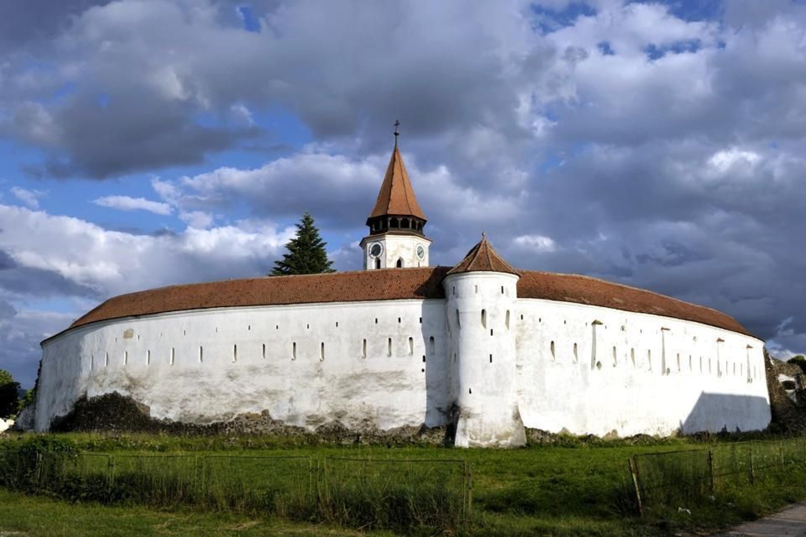 Im kleinen Dorf Prejmer im Norden von Brasov steht eine der schnsten Wehrkirchen von ganz Transylvanien.