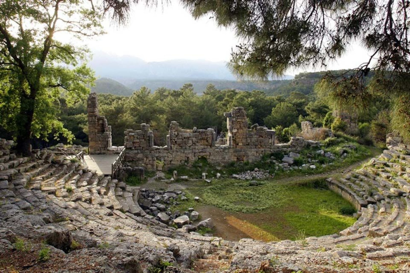 Nei pressi della città di Antalya si troano le rovine romane tra la meglio conservate di tutta la penisola anatolica.