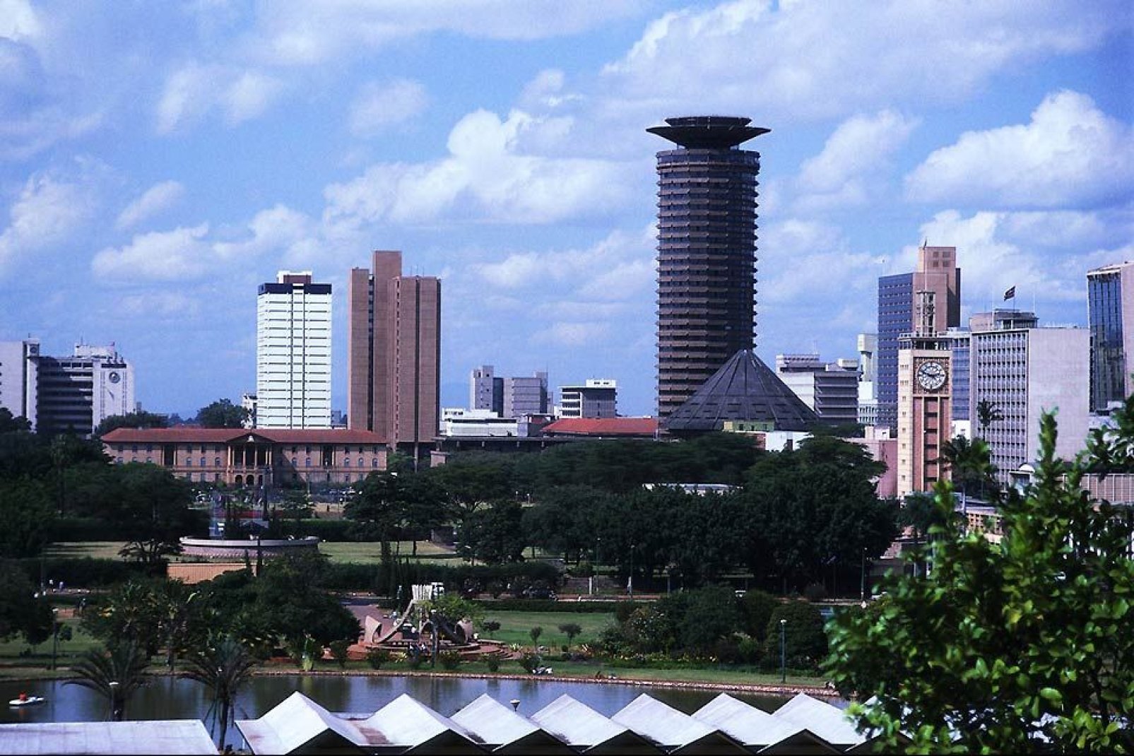 Nairobi liegt zumindest 1.600 m ber dem Meeresspiegel.