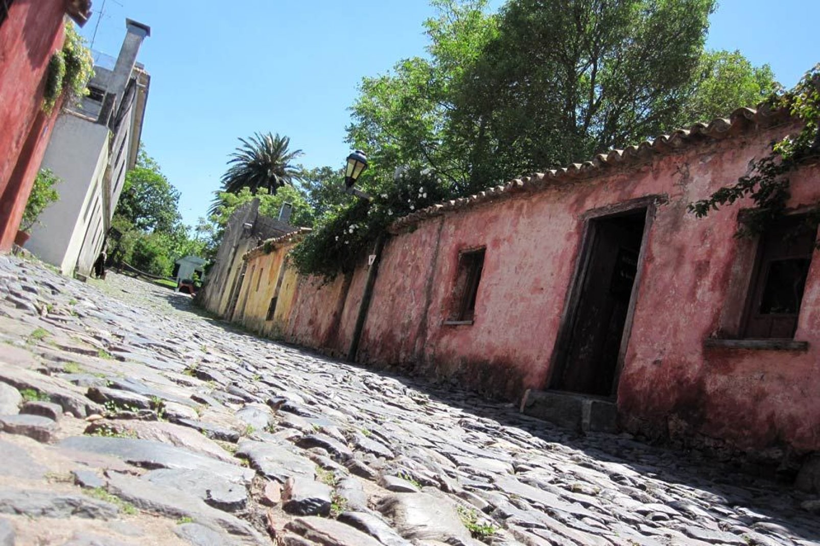 Colonia del Sacramento ist die lteste Stadt von Uruguay. Sie wurde 1680 gegrndet.