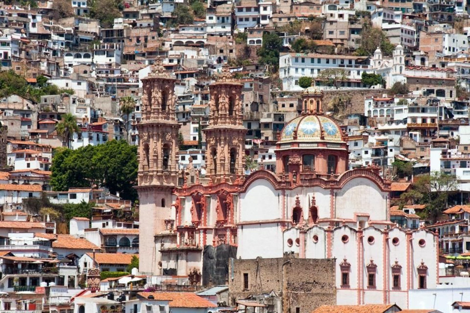 Taxco wurde 1528 von spanischen Siedlern errichtet, kurz darauf wurden die Silberminen entdeckt. Dies brachte der Stadt eine lange Periode des Wohlstands ein.