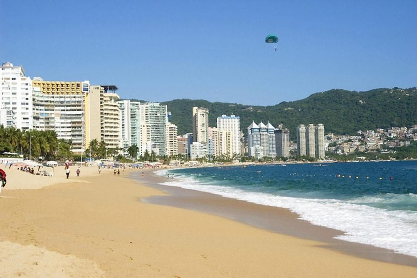 Acapulco è un'importante meta di vacanze, anche se negli ultimi anni si è leggermente ridotto il numero di turisti.