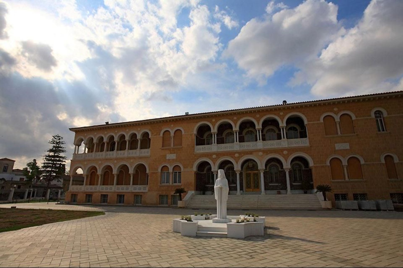 Il palazzo presidenziale, nel sud di Nicosia, è la sede del potere cipriota.