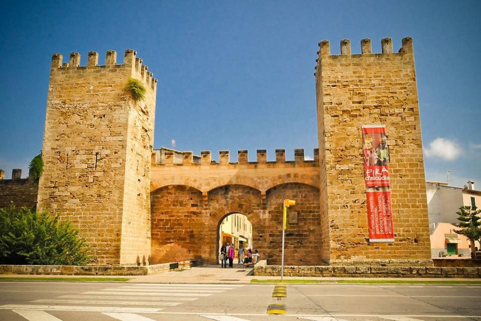Das Porta del Moll ist eines der wenigen Überreste der Alcudias mittelalterlicher Stadtmauer.