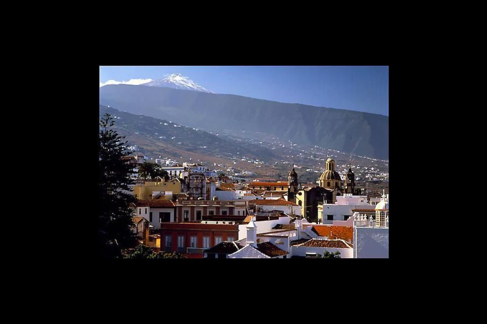 The town of La Orotava is located in a fertile valley of the same name. Once the capital of the land of the Guanches (native inhabitants of the Canary Islands).