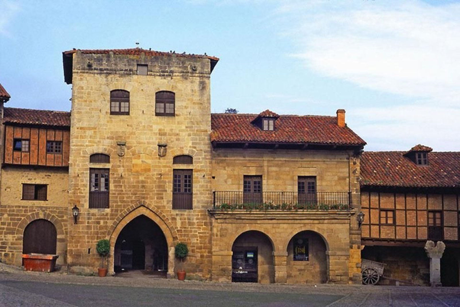 La Fundación Santillana, con sede en la Torre de Don Borja.
