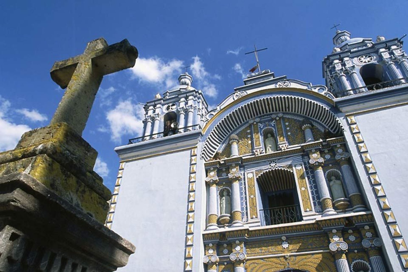 Le numerose chiese e costruzioni barocche attirano un discreto numero di turisti.