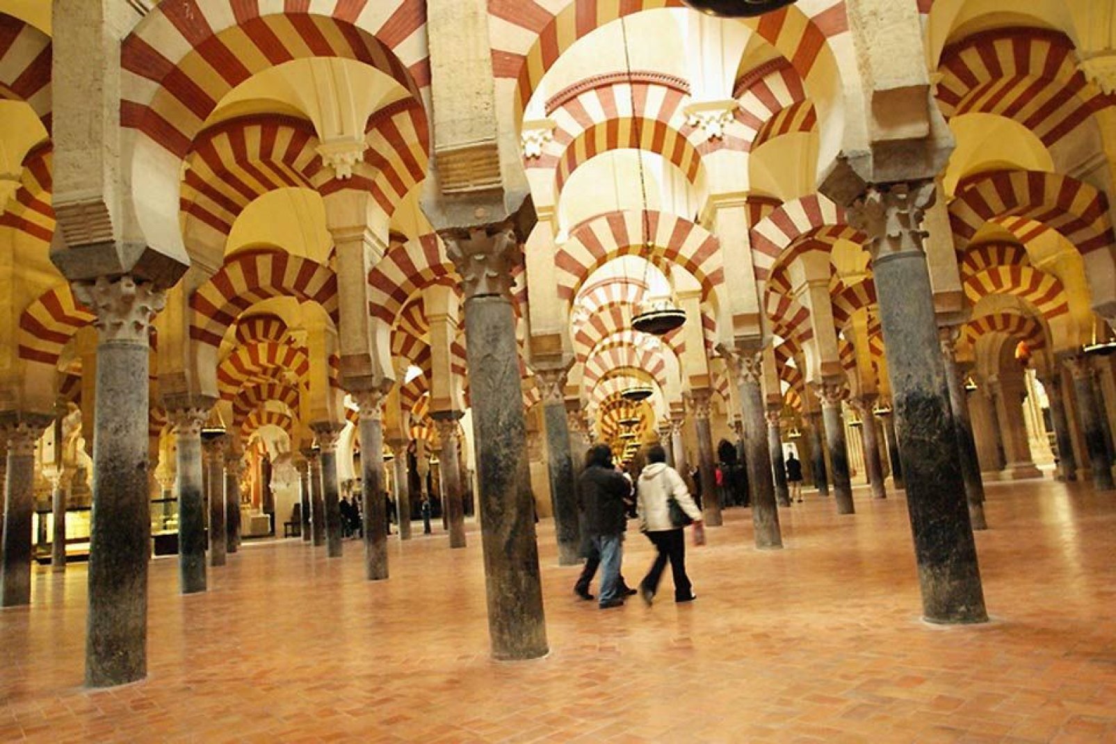 La Mosquée, Cathédrale de Cordoue constitue le plus important monument de tout l'Occident islamique.