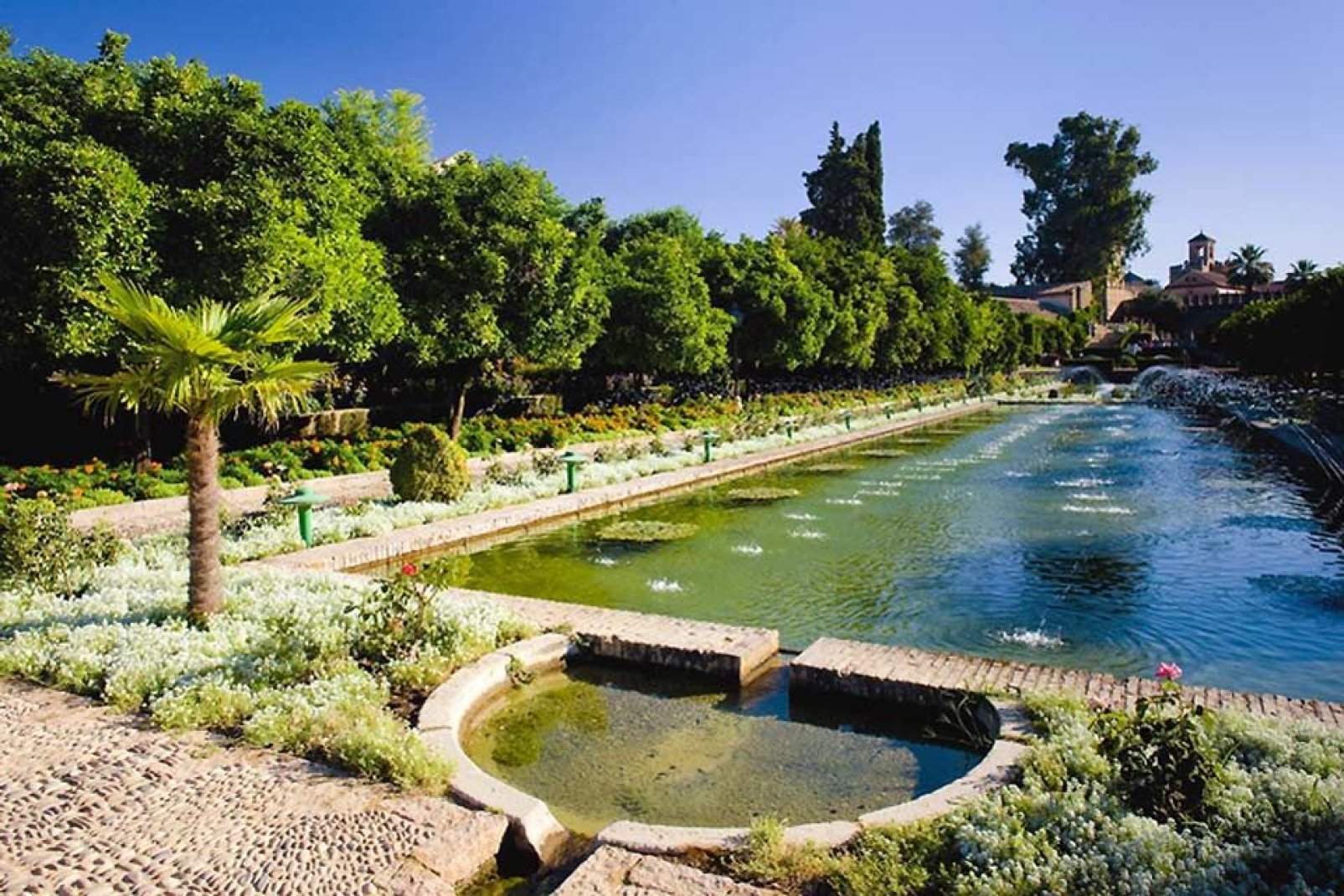 Los jardines del Alcazar de los Reyes Cristianos en Córdoba.