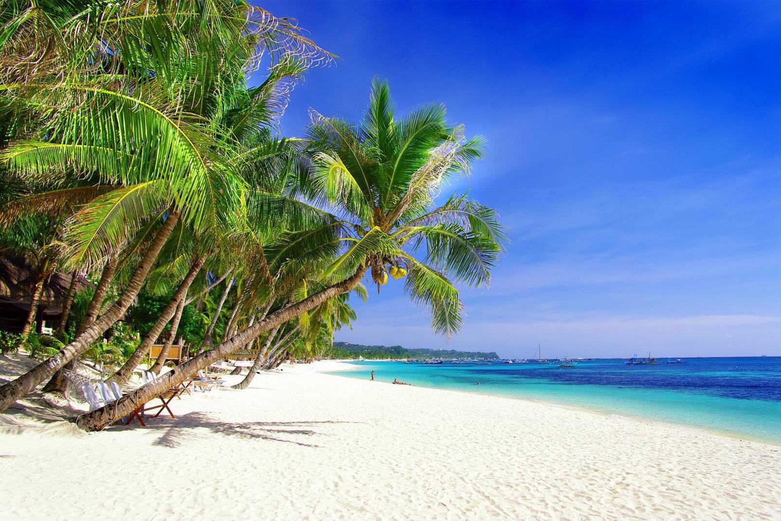 Boracay ist eine Insel, die zu den Philippinen gehrt. Sie ist knapp 10 qkm gro und hat circa 8.000 Einwohner. Die drei Hauptporte der Insel sind Balabang, Manok Manok und Yapak. In Kalibo, der Hauptstadt der Provinz Aklan, zu der auch Boracay gehrt, befindet sich der nchstgelegene Flughafen, auf dem die meisten Touristen ankommen. Der fast 4 Kilometer lange White Beach und die Nachbarinsel Crocodile ...