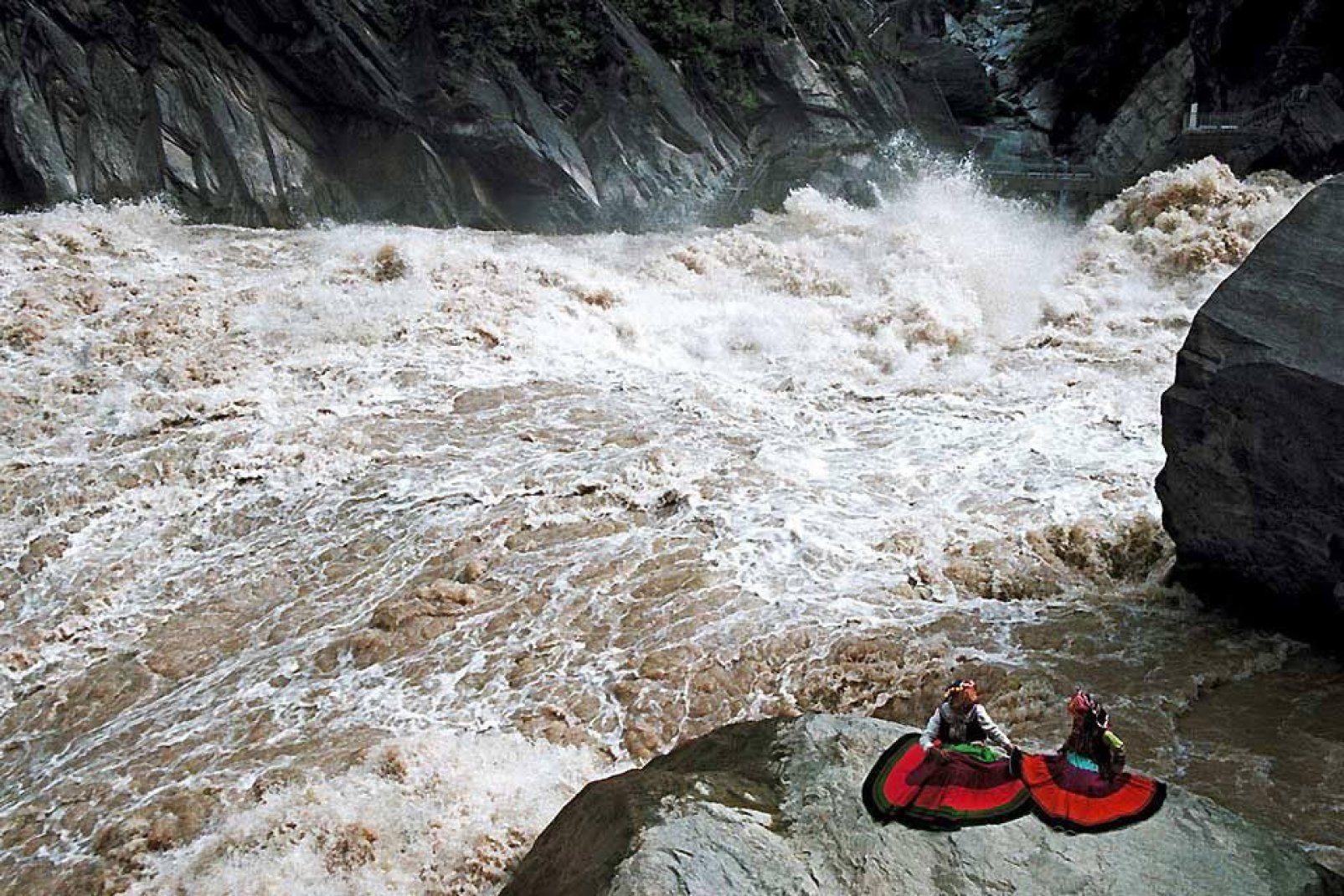 Le gole del Salto della Tigre sono un canyon sul fiume Yangzi. Vi si possono ammirare impressionanti scogliere.