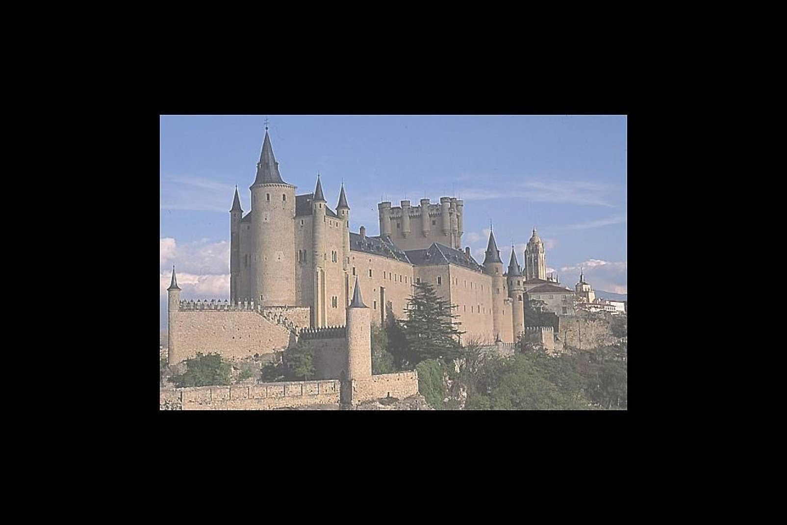 Die Altstadt und der Aqudukt von Segovia gehren zum Weltkulturerbe der UNESCO. Segovia kann man von Madrid aus innerhalb eines Tages besichtigen, es lohnt sich aber auch ein lngerer Aufenthalt.