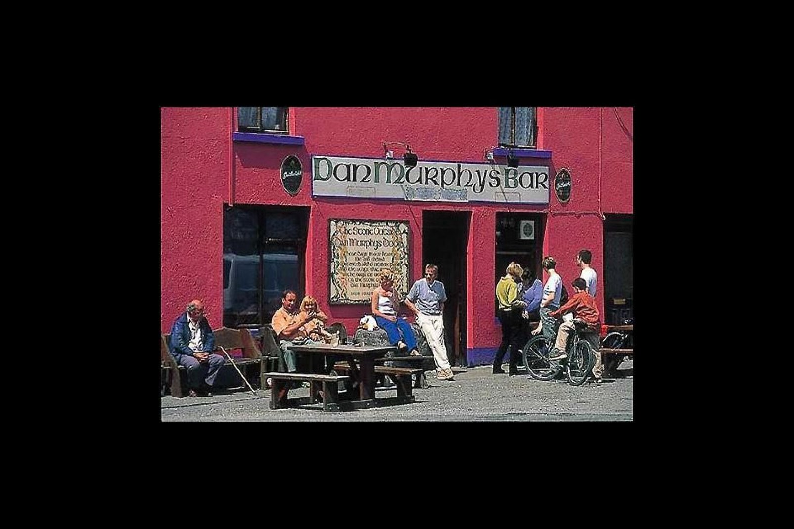 Cork ist die zweitgrte Stadt des Landes und die Heimat des bekannten Murphy's, ein dunkles hopfenbitteres Bier, das seit 1856 produziert und in den rtlichen Pubs berall angeboten wird.
