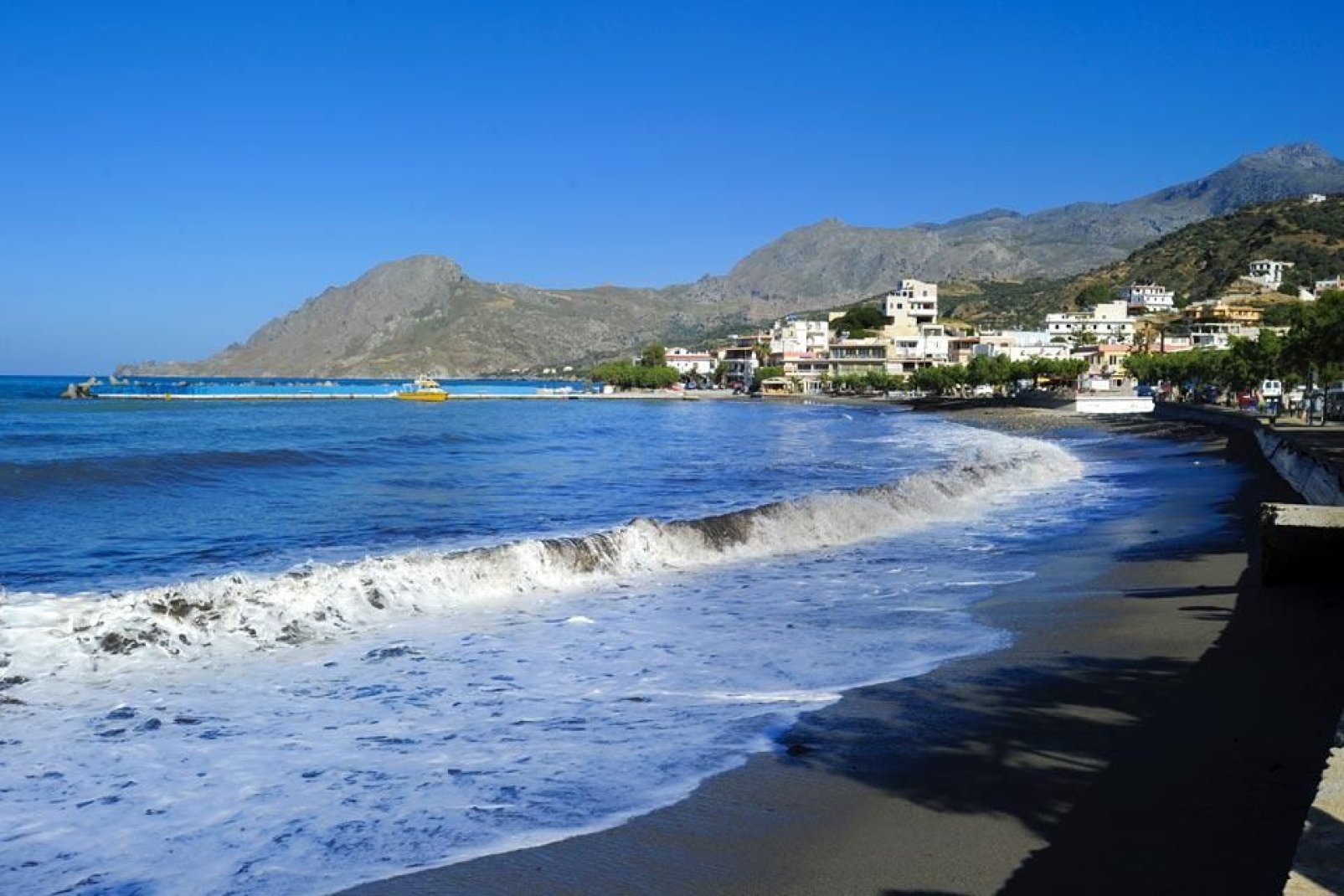 Because it is located in the very south of Europe, Plakias receives an incredible amount of sunshine.