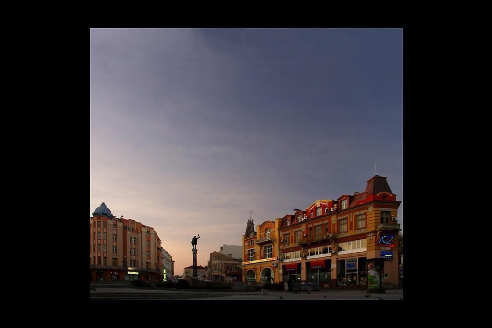 Dans le centre de Plovdiv, l'histoire compose avec la modernité.