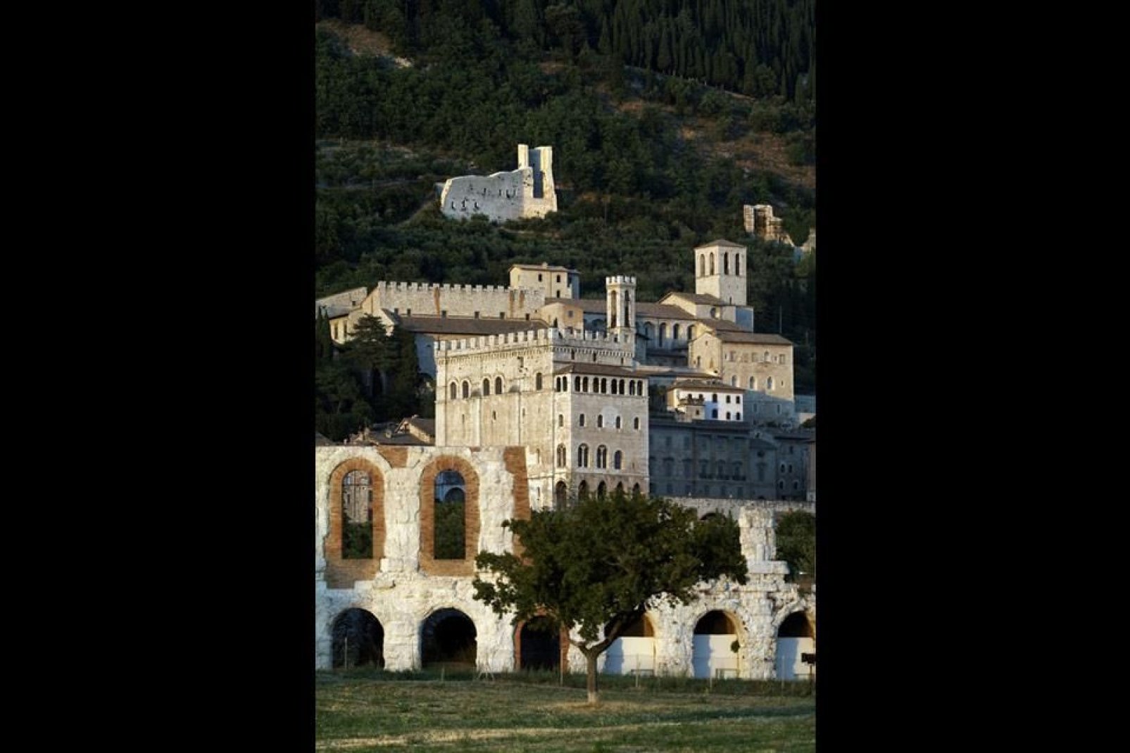 Gubbio's past is marked by prosperity and power, partly due to its location.