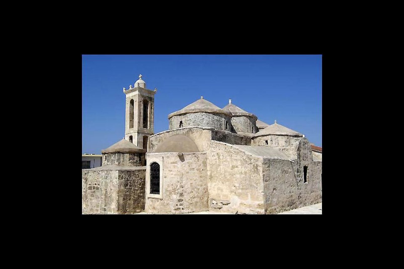 With its 5 domes, the church of Ayia Paraskevi was constructed in the style of the Justinian basilicas.