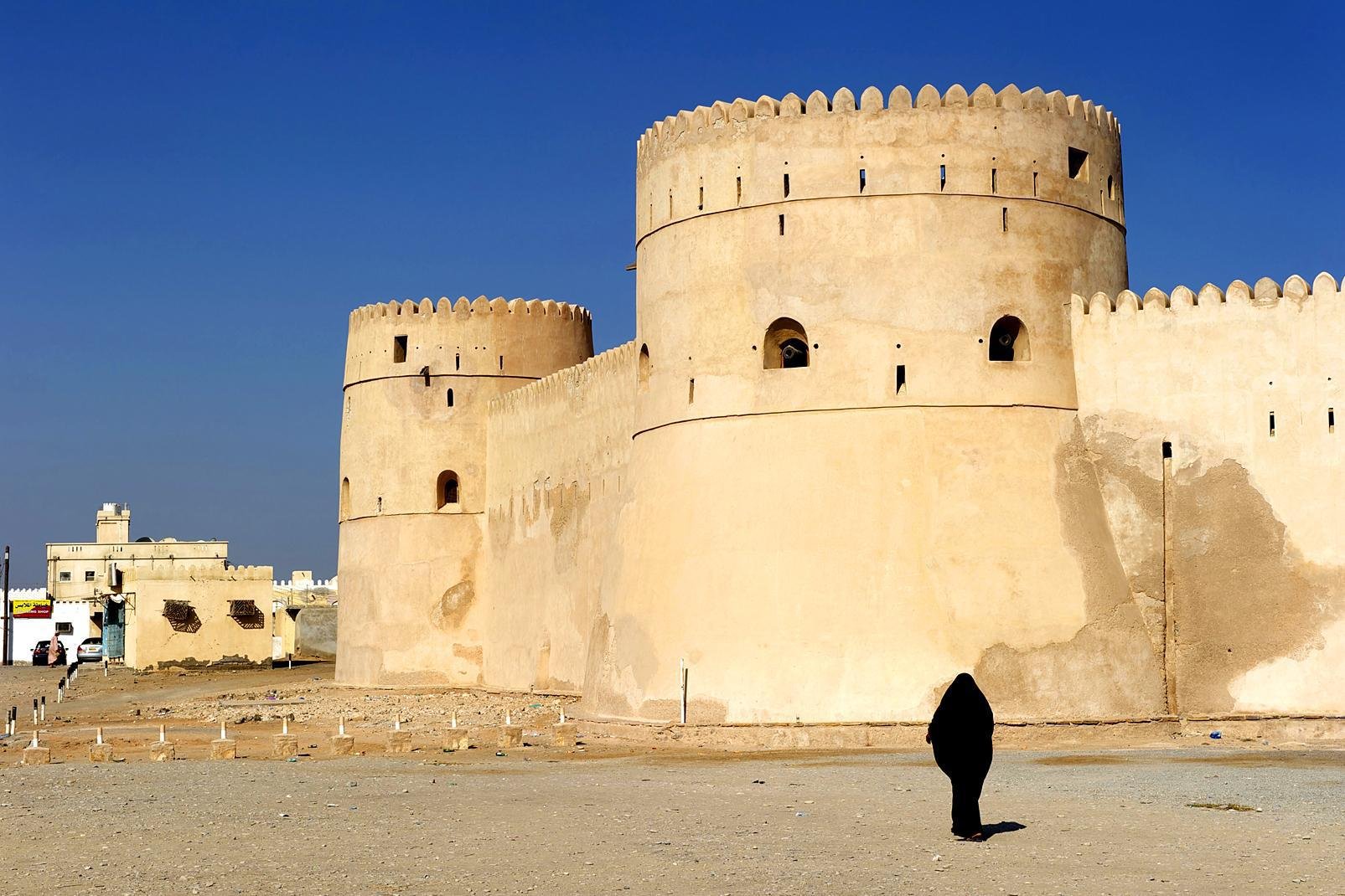 Barka est située dans la région Al Batinah à 1h de route au nord de Mascate, la capitale du Sultanat d'Oman....