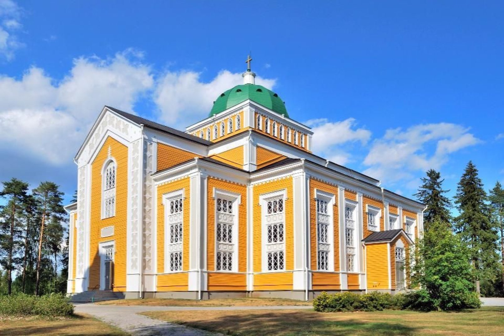 La chiesa di legno di Kerimaumlki è la più grande al mondo.