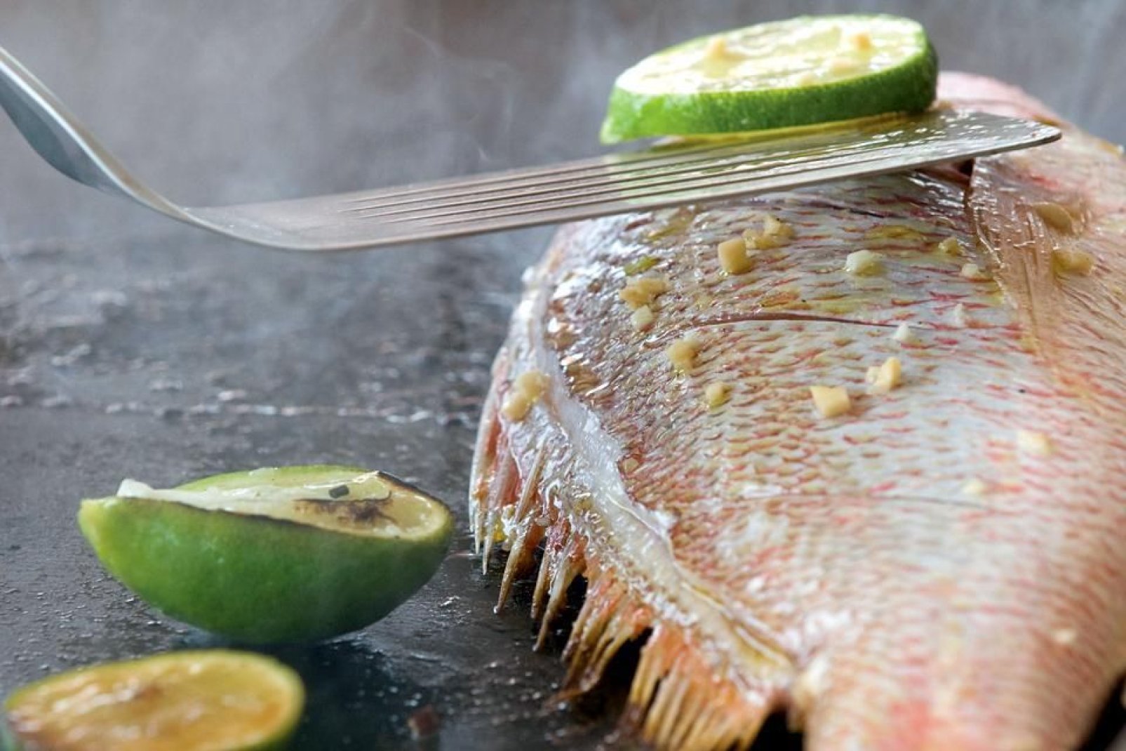 You will simply love the freshly-caught fish and shellfish grilled right in front of you.