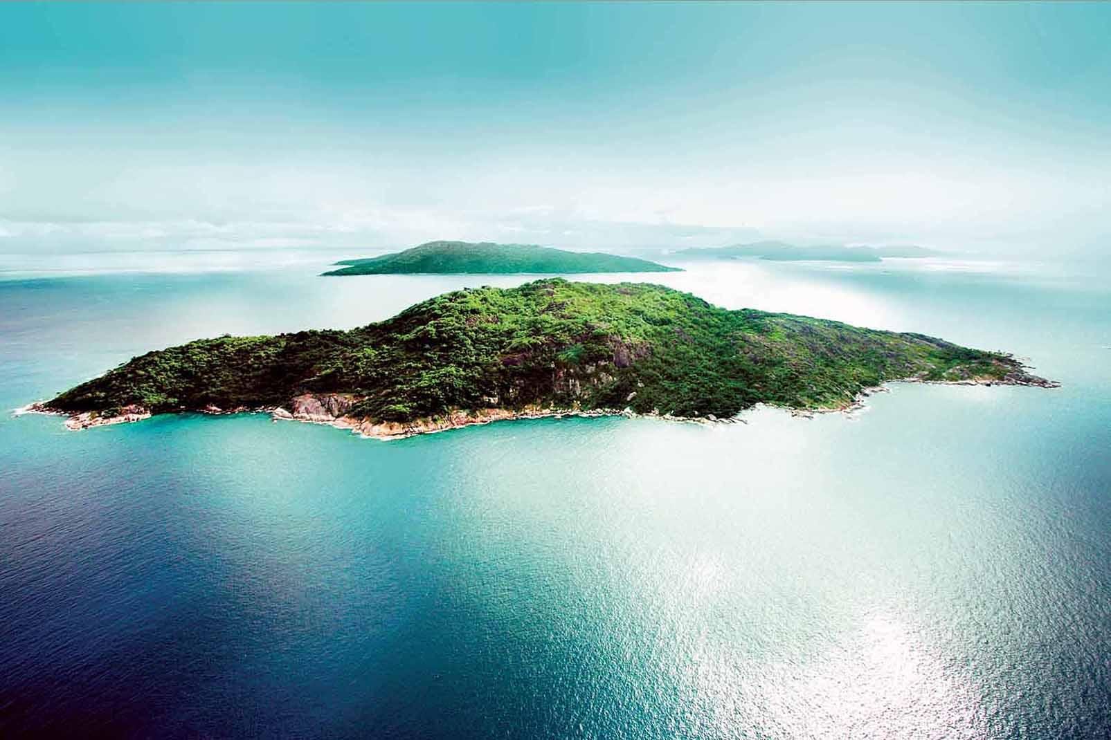 Avec ses rochers de granit qui bordent le rivage, Félicité est l'une des plus belles îles de l'archipel des Seychelles. Tout comme ses quatre petites voisines (les îles granitiques Cocos, Grande Sœur, Petite Sœur et Marianne) Félicité est considérée comme un satellite de La Digue. Jusqu'en 2014, cette île située à 4 km à l'est de La Digue et à environ 55 kilomètres au Nord-Est de Mahé, ...