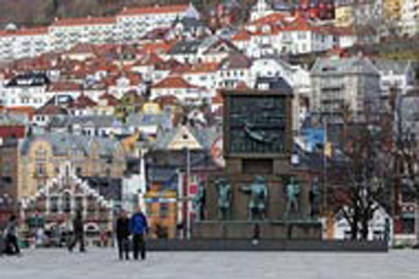 Ein Denkmal fr die norwegischen Seefahrer am Torgallmenningen, einem groen Platz in Bergen.