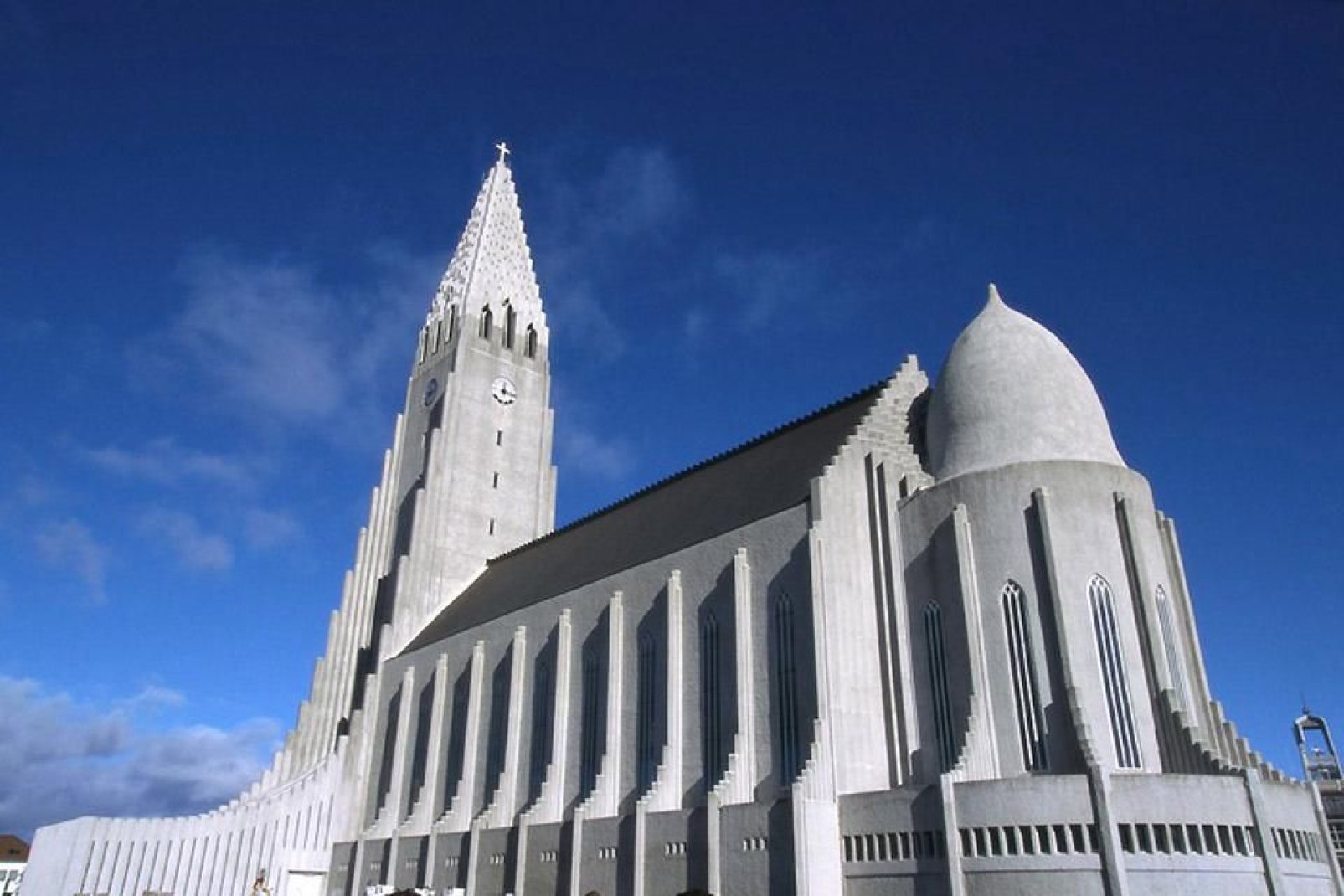 Ein Symbol von Reykjavik. Die Kirche Hallgrímskirkja ist die größte Kirche der isländischen Hauptstadt.