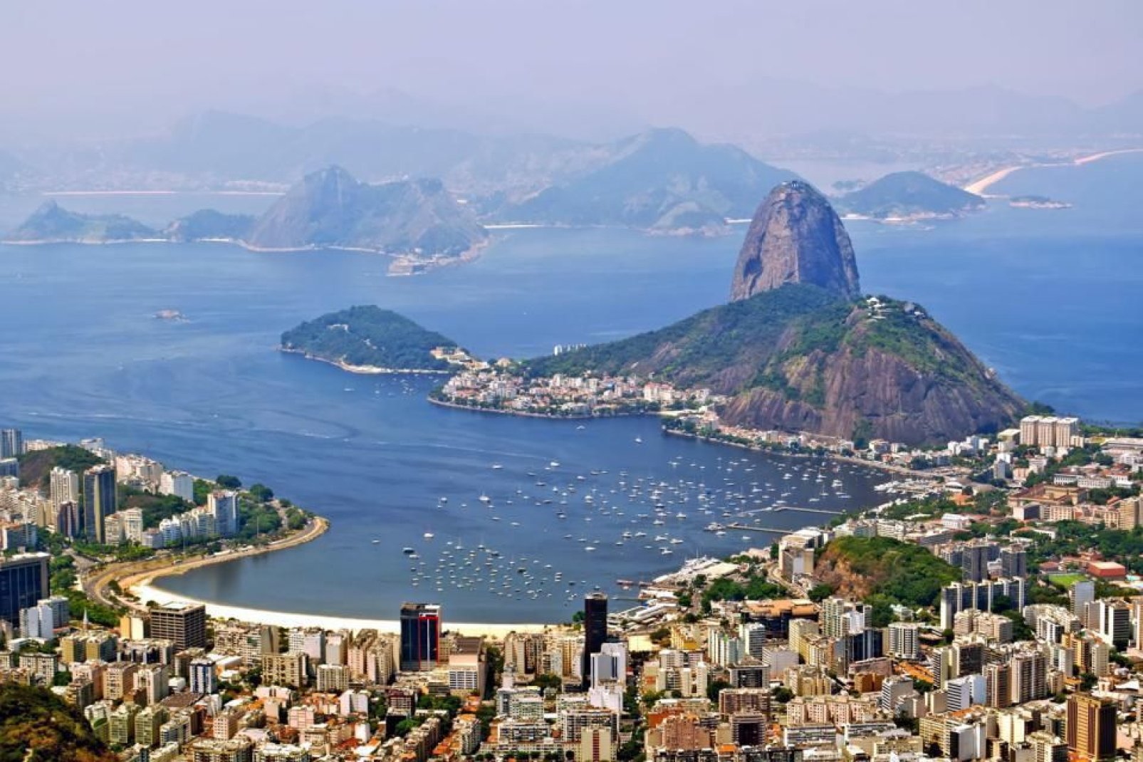 Superba veduta sul Pan di Zucchero, uno dei simboli di Rio