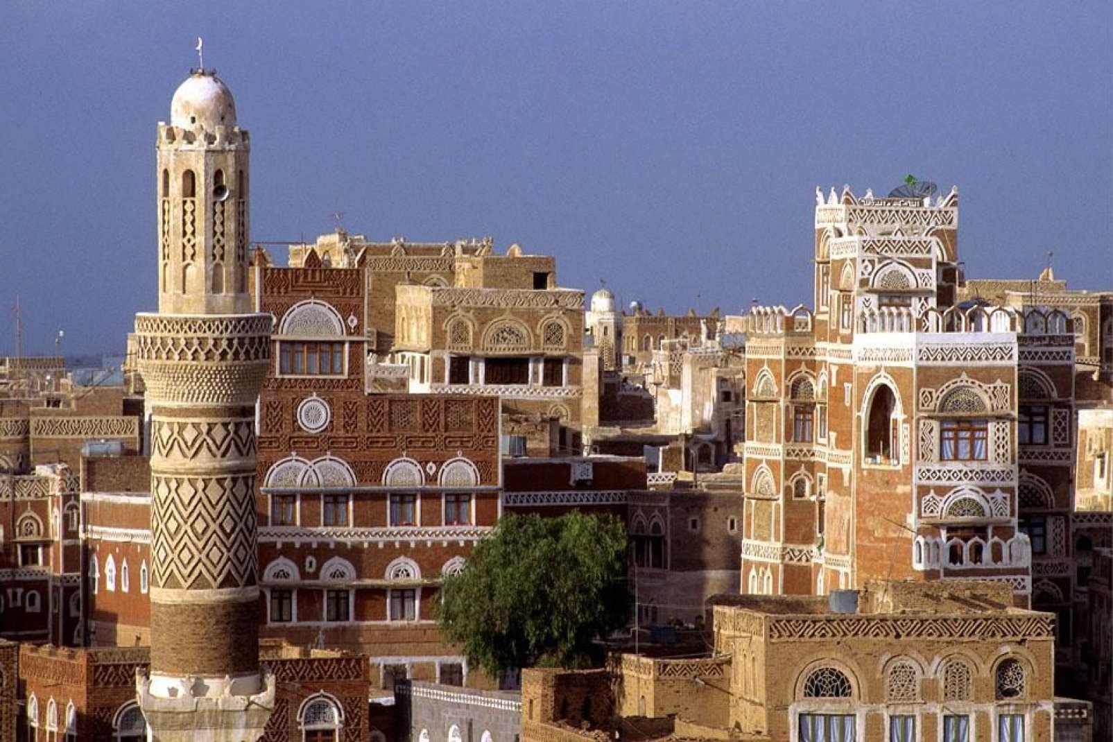 Sanaa war im 7. Jahrhundert ein bedeutendes islamisches Kulturzentrum. Heute befinden sich hier 106 Moscheen.