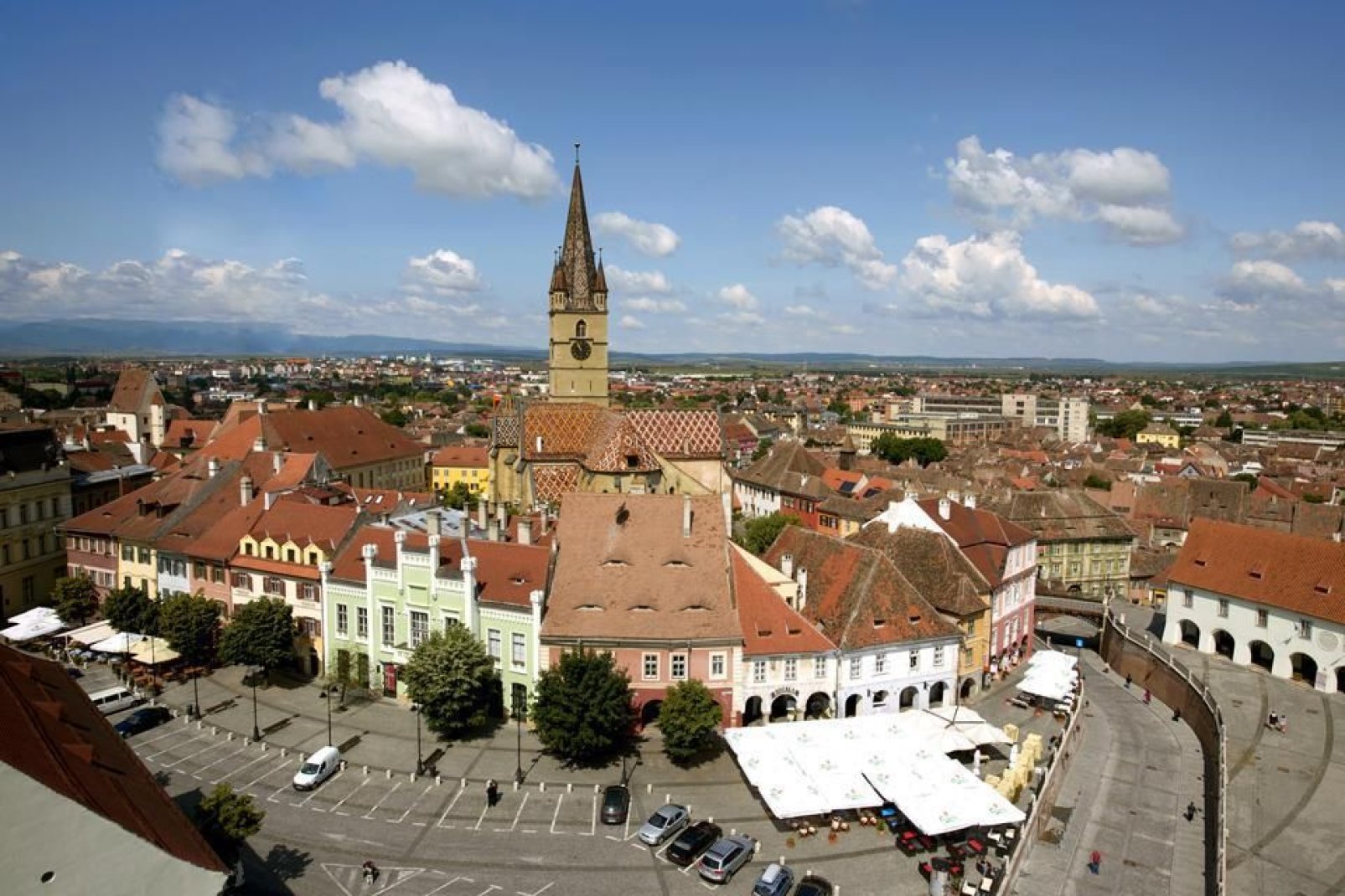 Das historische Zentrum rund um die evangelische Stadtpfarrkirche ist einer der bedeutendsten mittelalterlichen Komplexe von Rumnien.