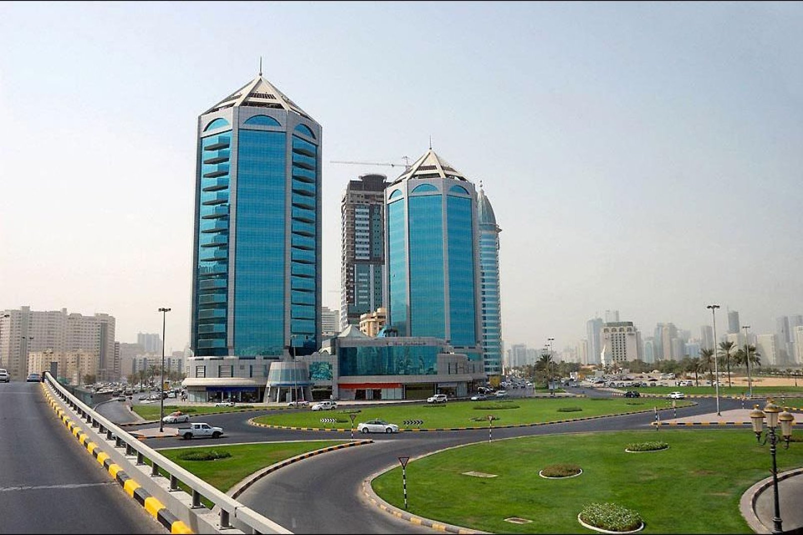 Galerías comerciales, centros de bienestar, gimnasios, residencias de lujo... Los complejos como el Crystal Palace son algo frecuente en los emiratos.