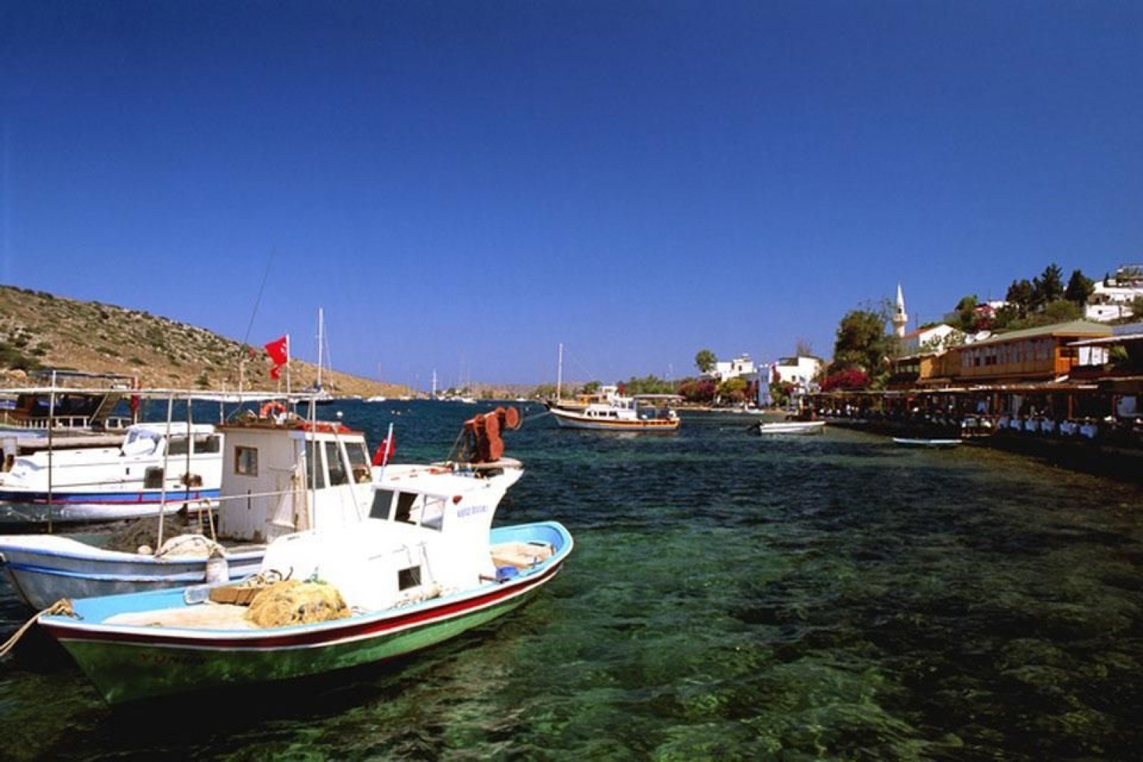 Le coste turche offrono dei bellissimi paesaggi da scoprire sulla terraferma... Ma anche dal mare, con un giro in barca;